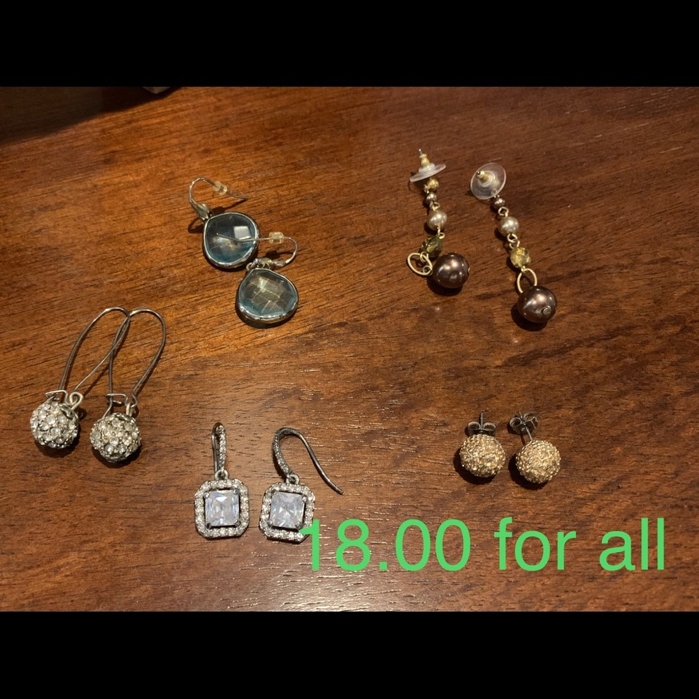 Lot of nice earrings!